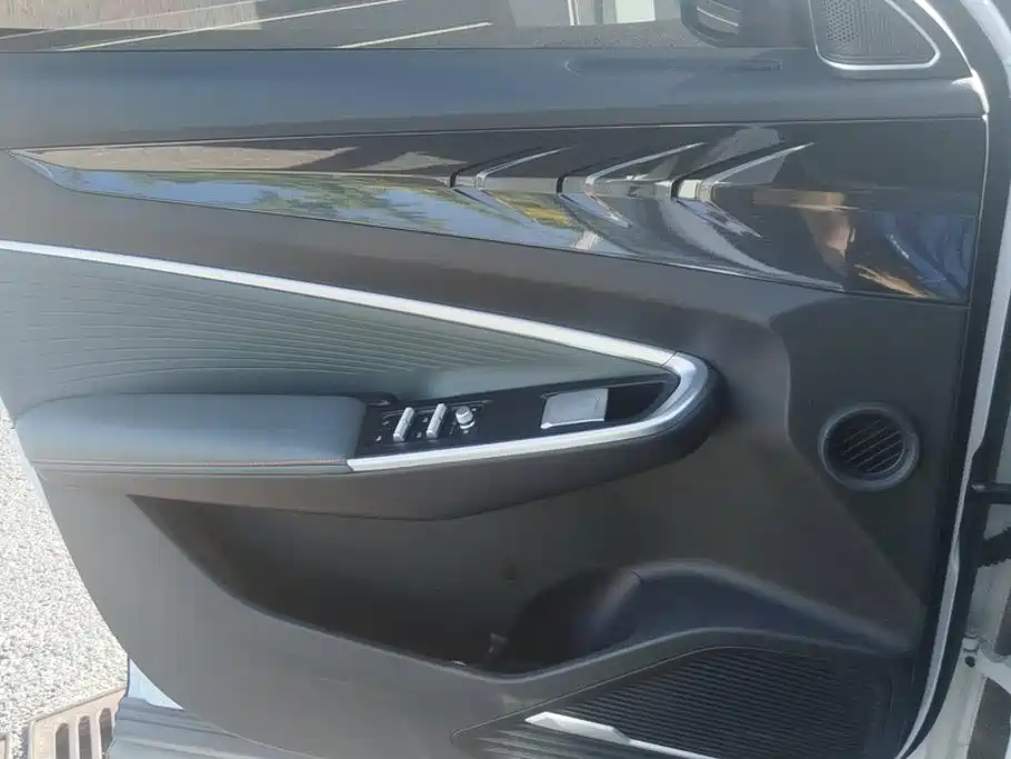 Geely Boyue — миниатюра 7
