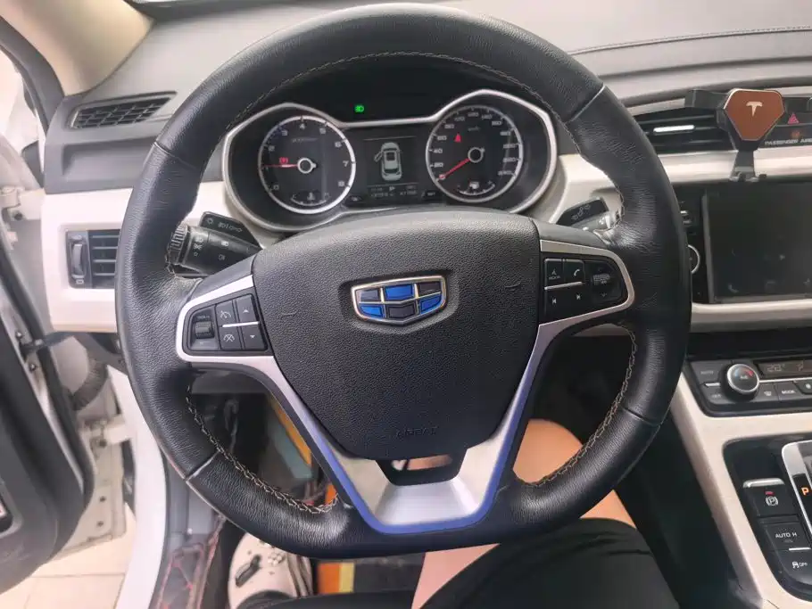 Geely Boyue — миниатюра 15