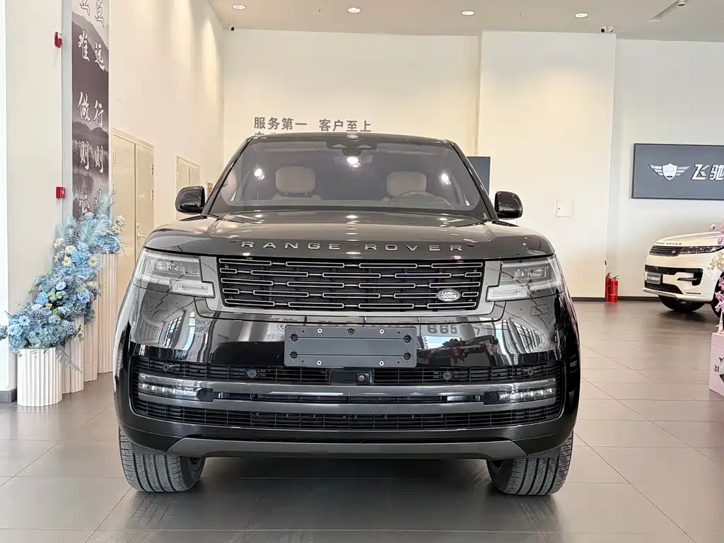 Land Rover Range Rover 2024 3.0 L6 400PS Long Wheelbase