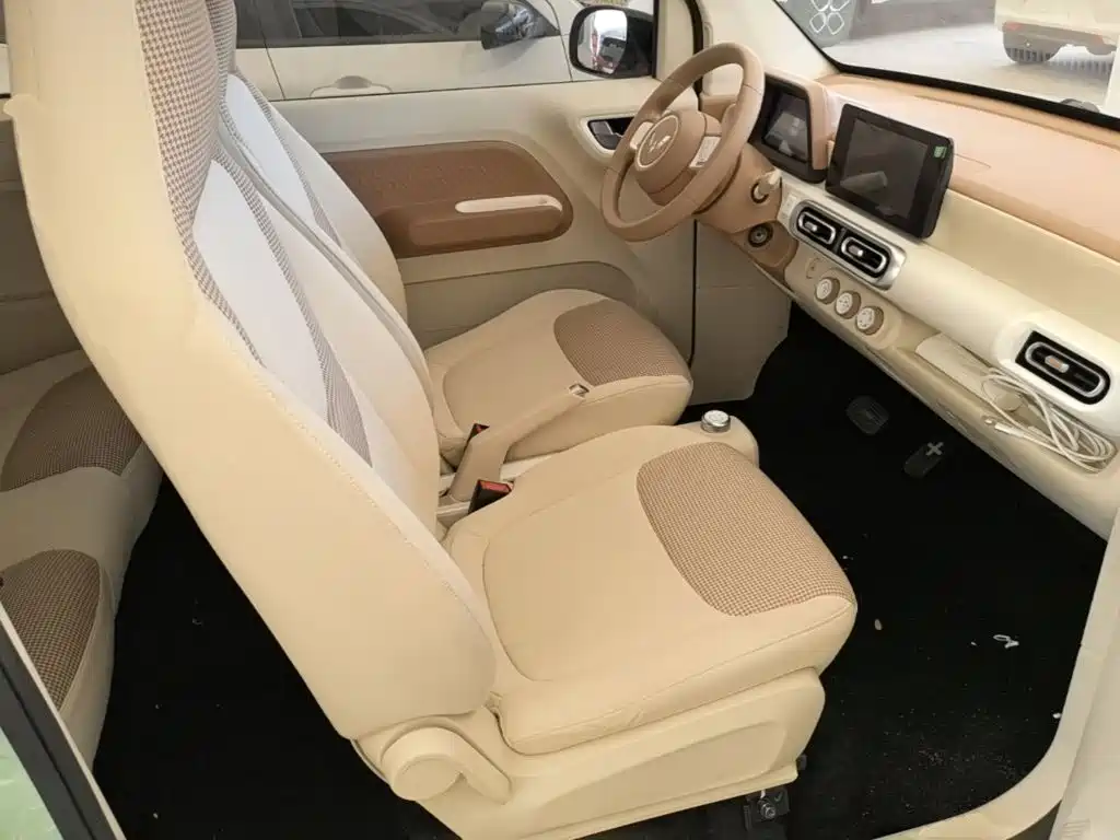 Wuling MINIEV — миниатюра 25