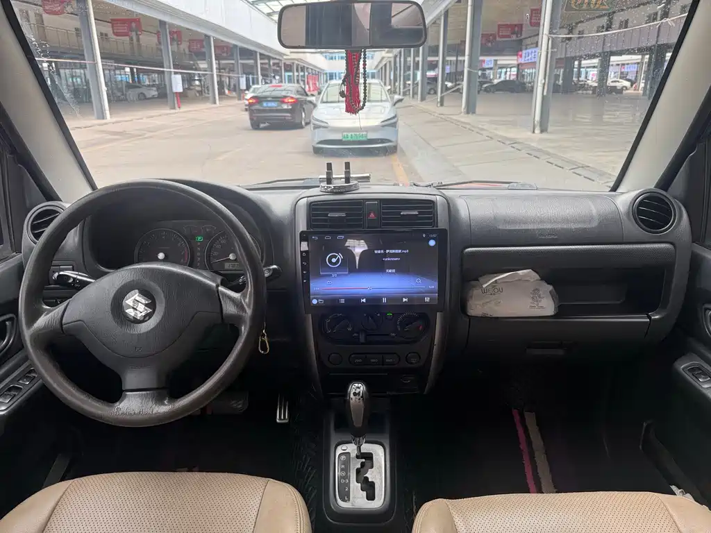 Suzuki Jimny — миниатюра 11