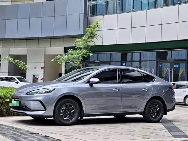 BYD Seal 05