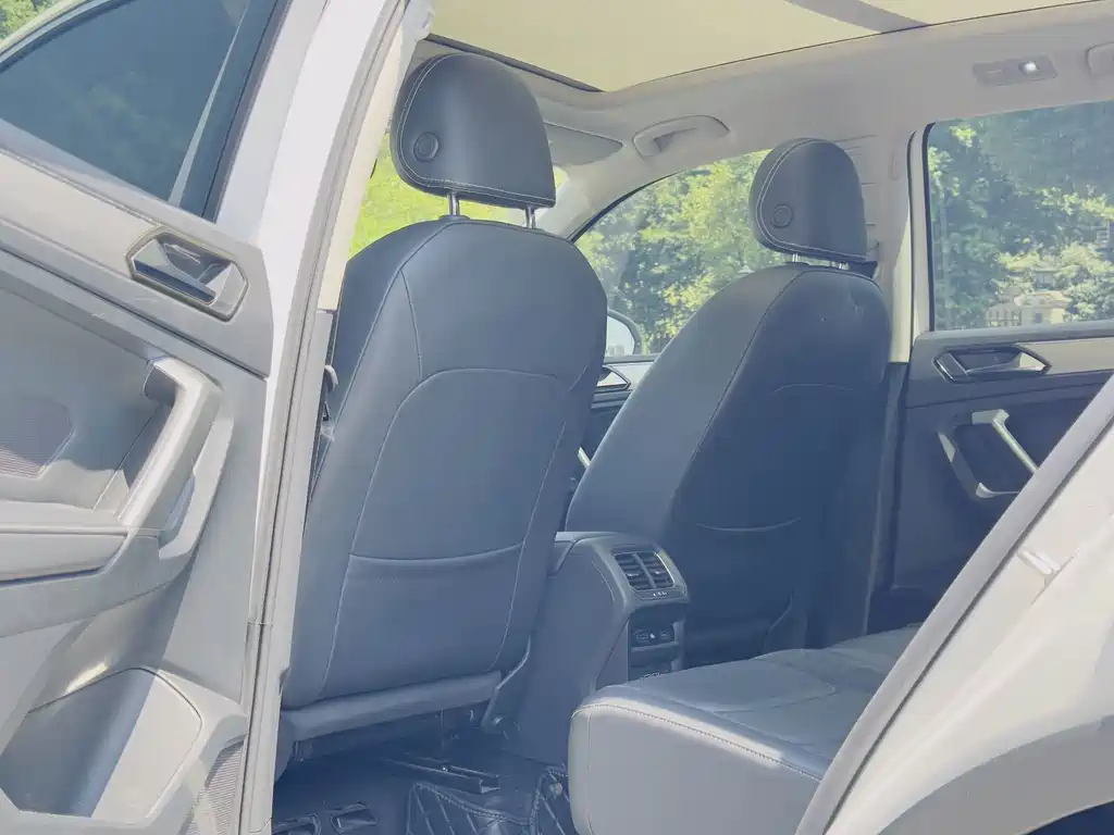 Volkswagen Tiguan L — миниатюра 12