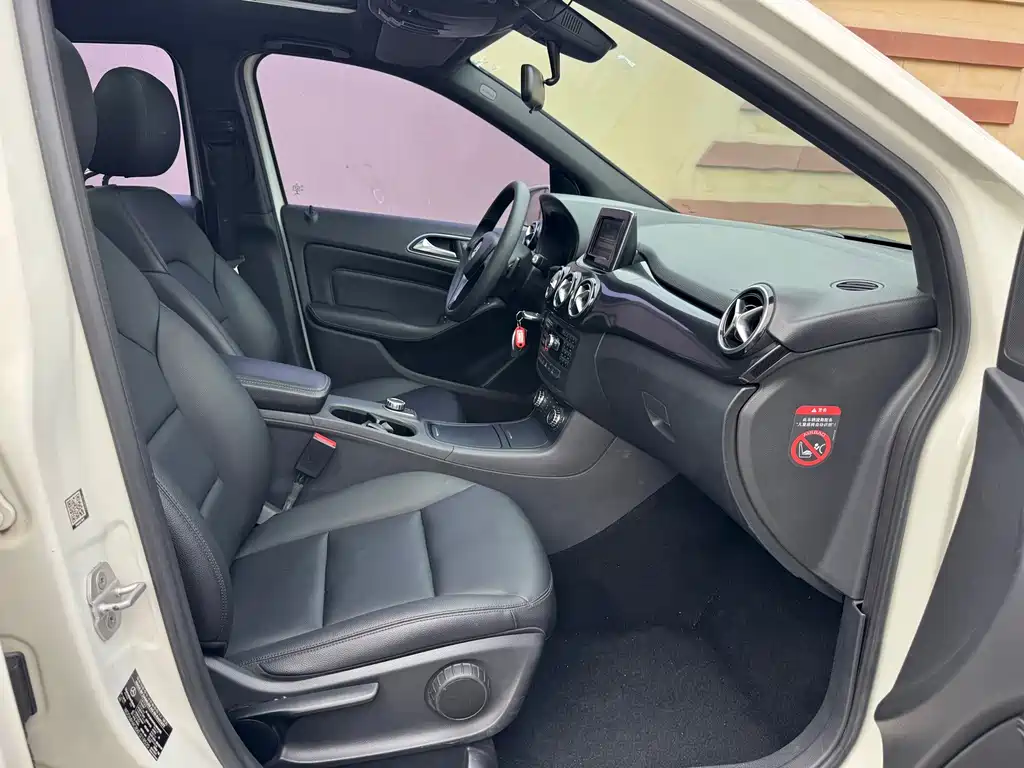 Mercedes-Benz B-Class — миниатюра 18