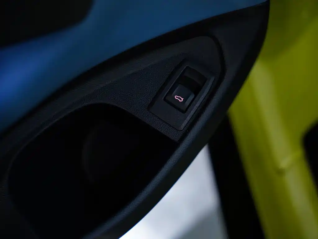 BMW M4 — миниатюра 18