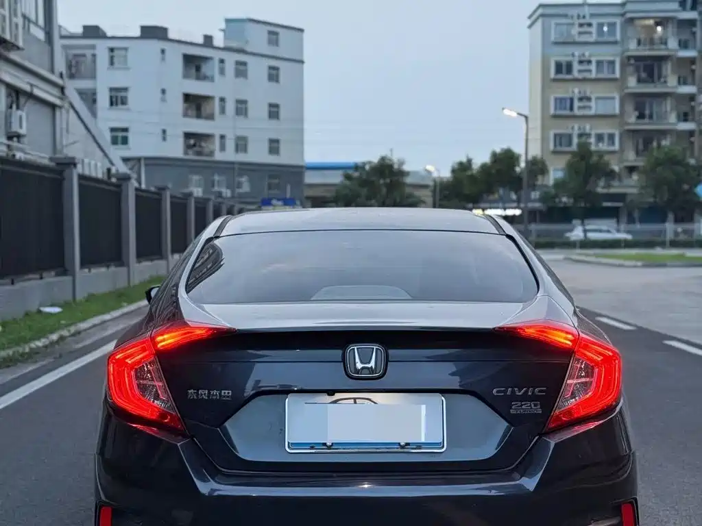 Honda Civic — миниатюра 4