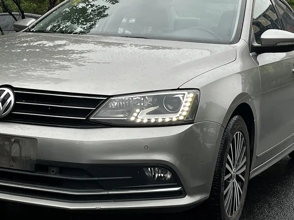 Volkswagen Sagitar 2017 230TSI AT Luxury