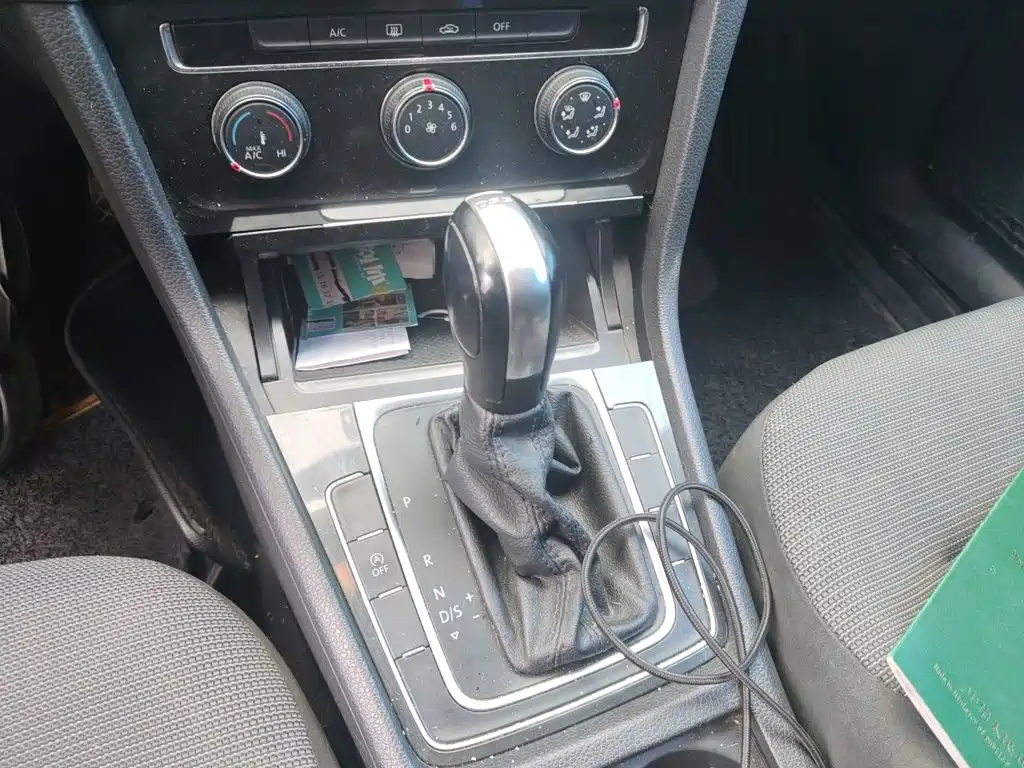 Volkswagen Golf — миниатюра 15