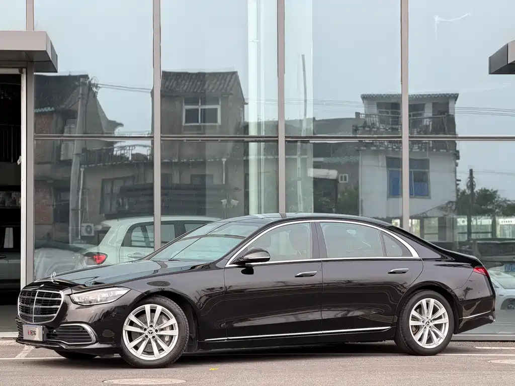 Mercedes-Benz S-Class 2022