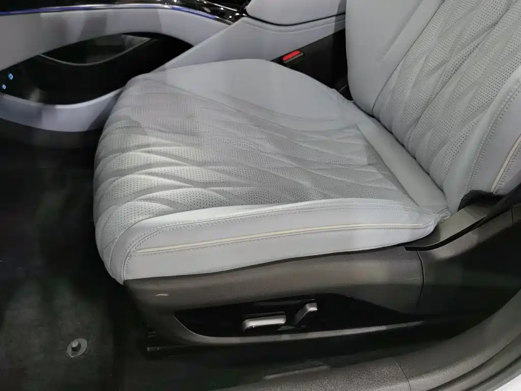 BYD Seal — миниатюра 20