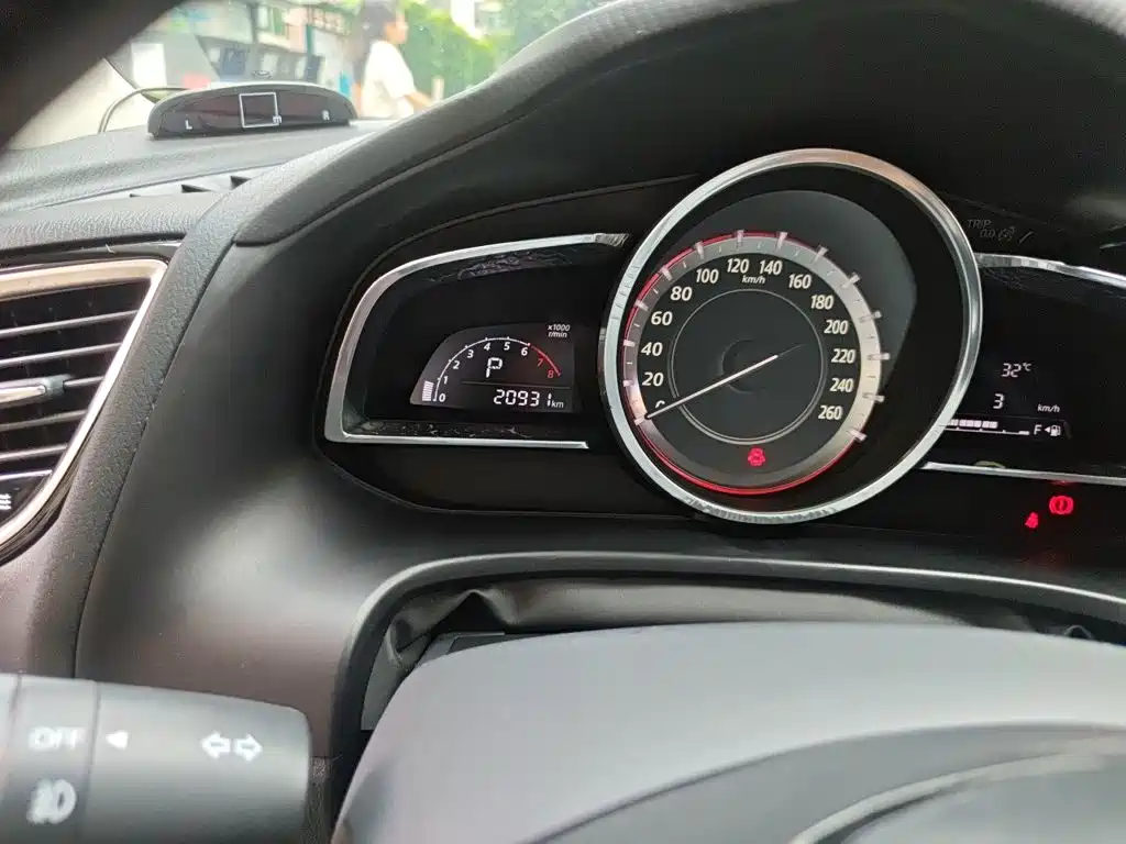Mazda 3 Axela — миниатюра 8