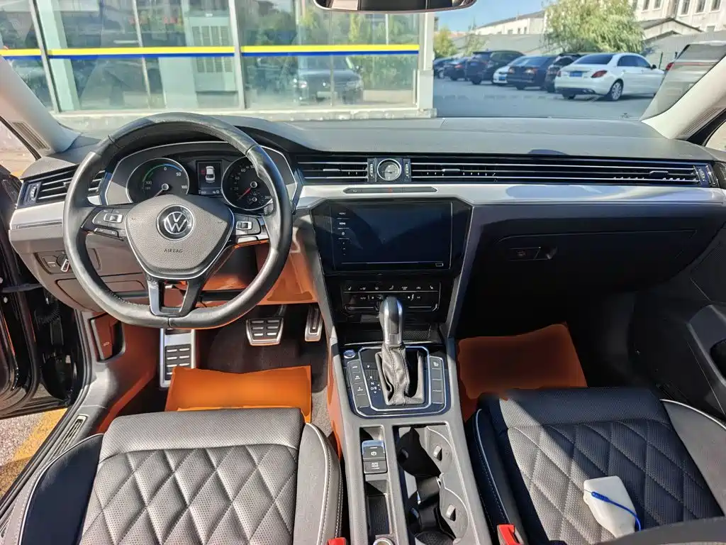 Volkswagen Magotan PHEV — миниатюра 10