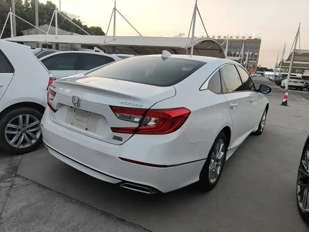 Honda Accord — миниатюра 7