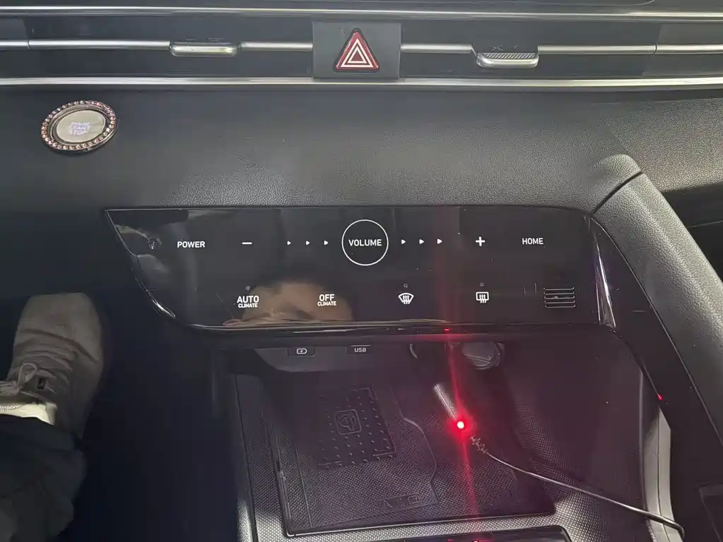 Hyundai Elantra — миниатюра 8