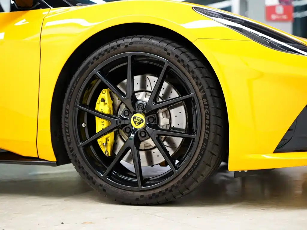 Lotus Emira — миниатюра 47