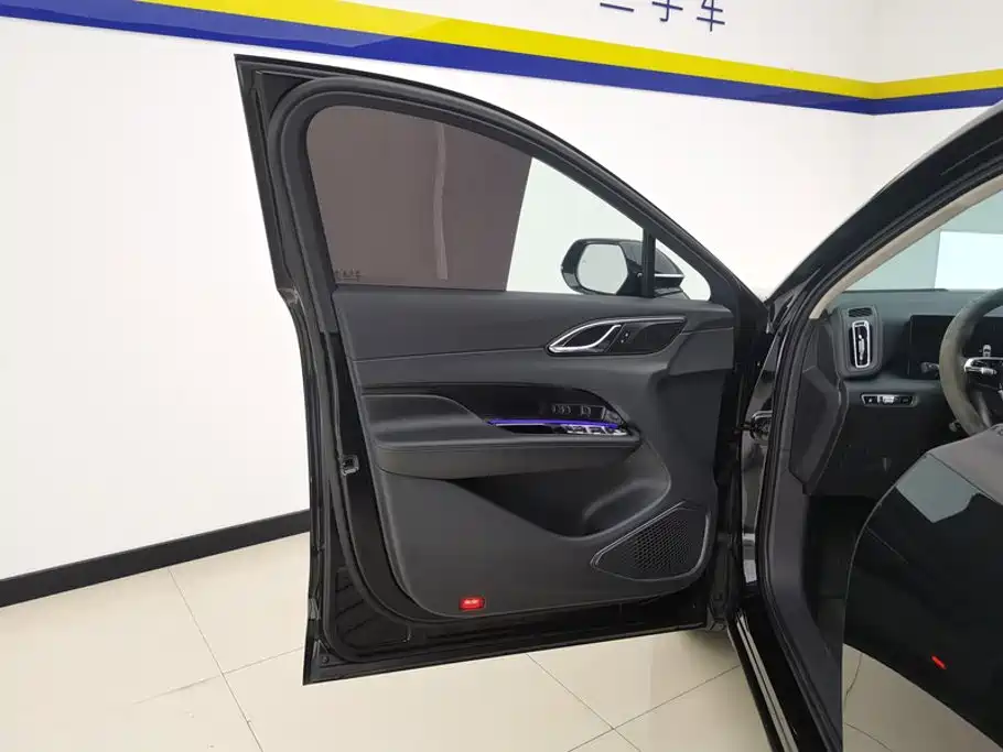 Hongqi Hongqi HS3 PHEV — миниатюра 7