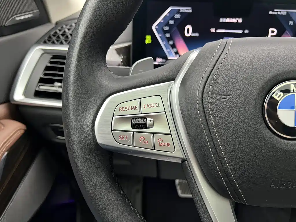 BMW X7 — миниатюра 21