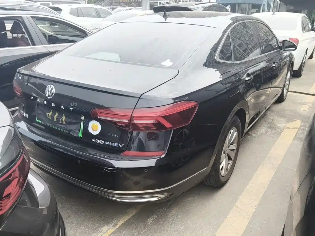 Volkswagen Passat PHEV — миниатюра 15