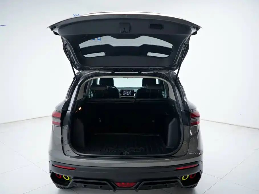 Geely Binyue — миниатюра 7