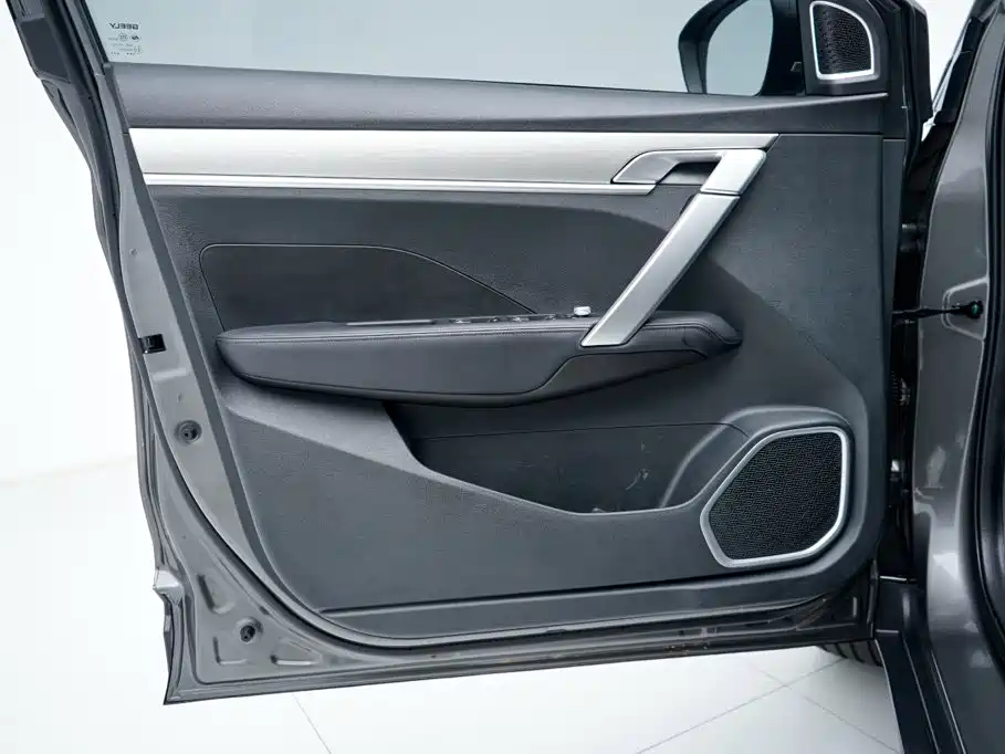 Geely Binyue — миниатюра 13