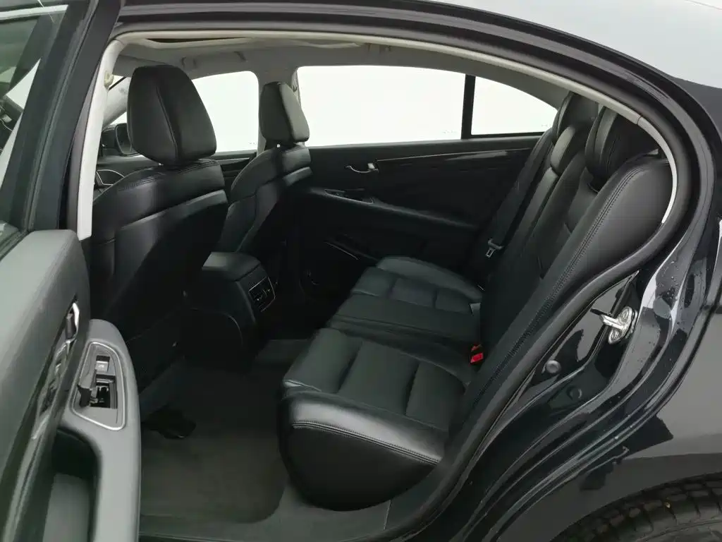 Hongqi Hongqi H7 — миниатюра 12