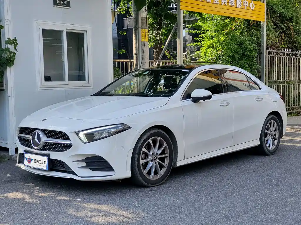 奔驰A级 2022款 A 200 L 运动轿车动感型 2021