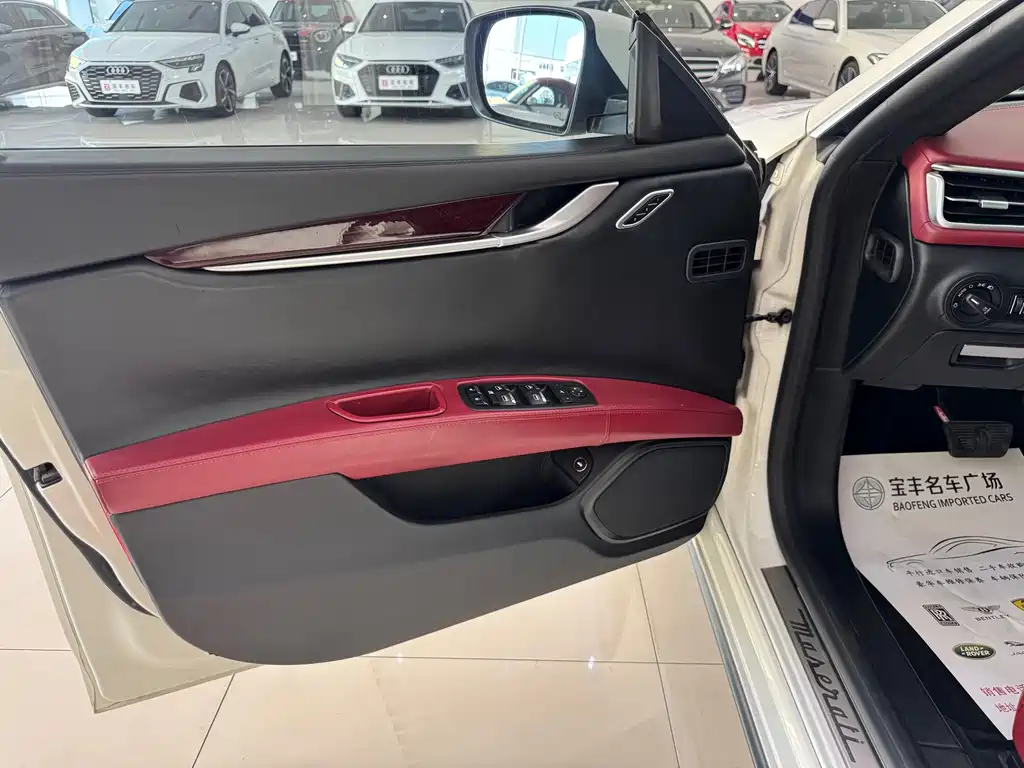 Maserati Ghibli — миниатюра 6