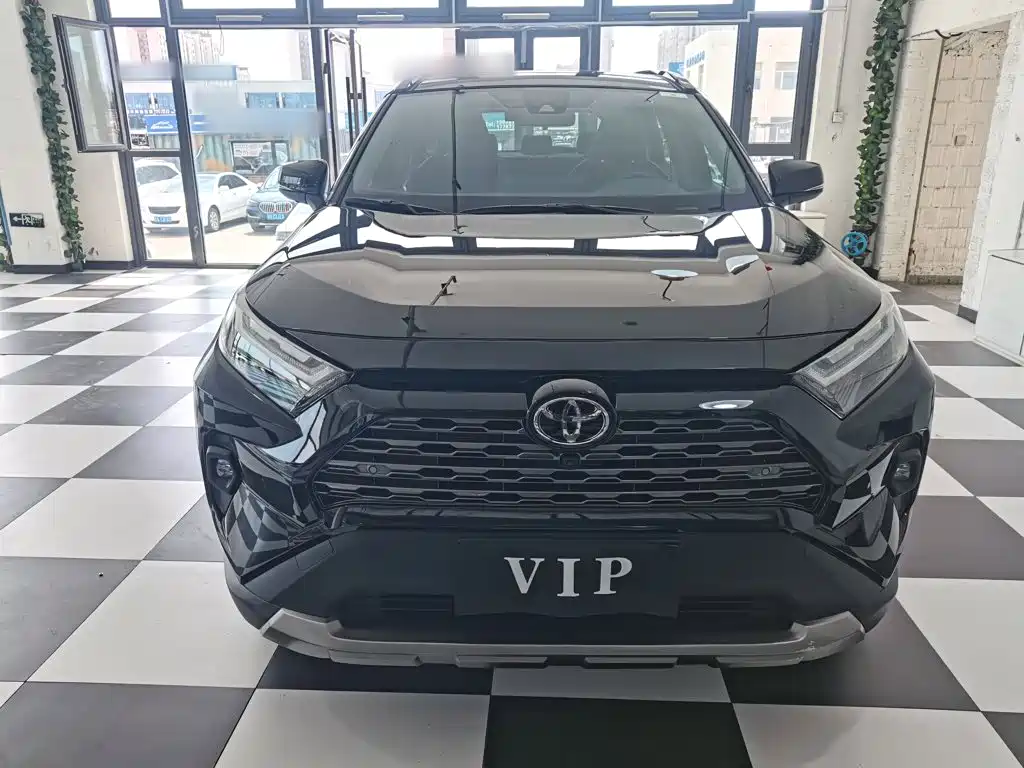 Toyota RAV4 2024 2.0L CVT Plus