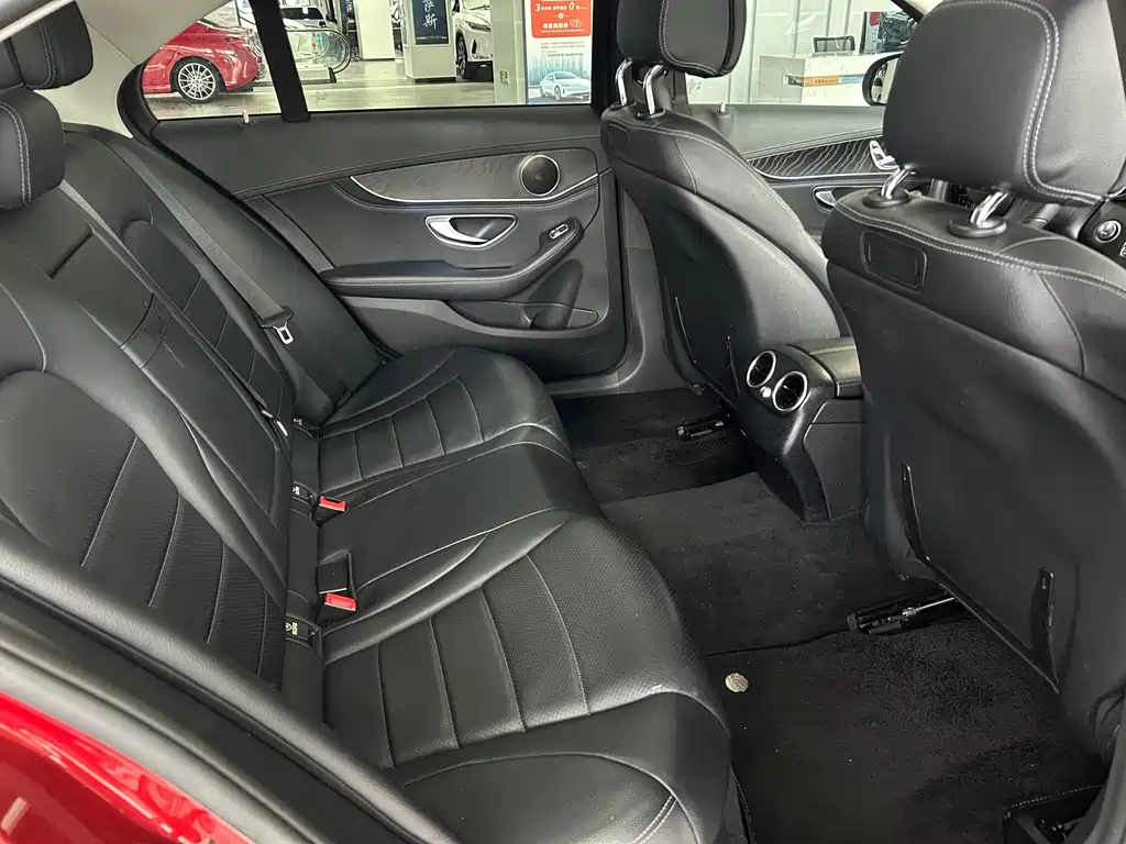 Mercedes-Benz C-Class — миниатюра 6