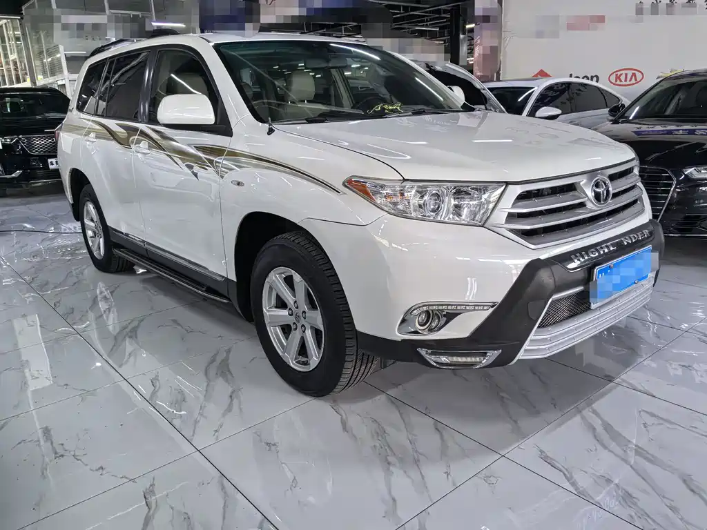 Toyota Highlander 2012 2.7L 5 мест Elite