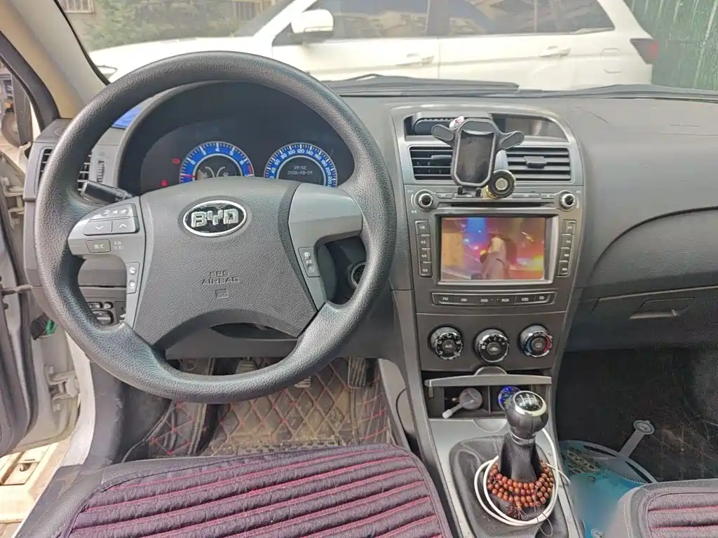 BYD L3 — миниатюра 10
