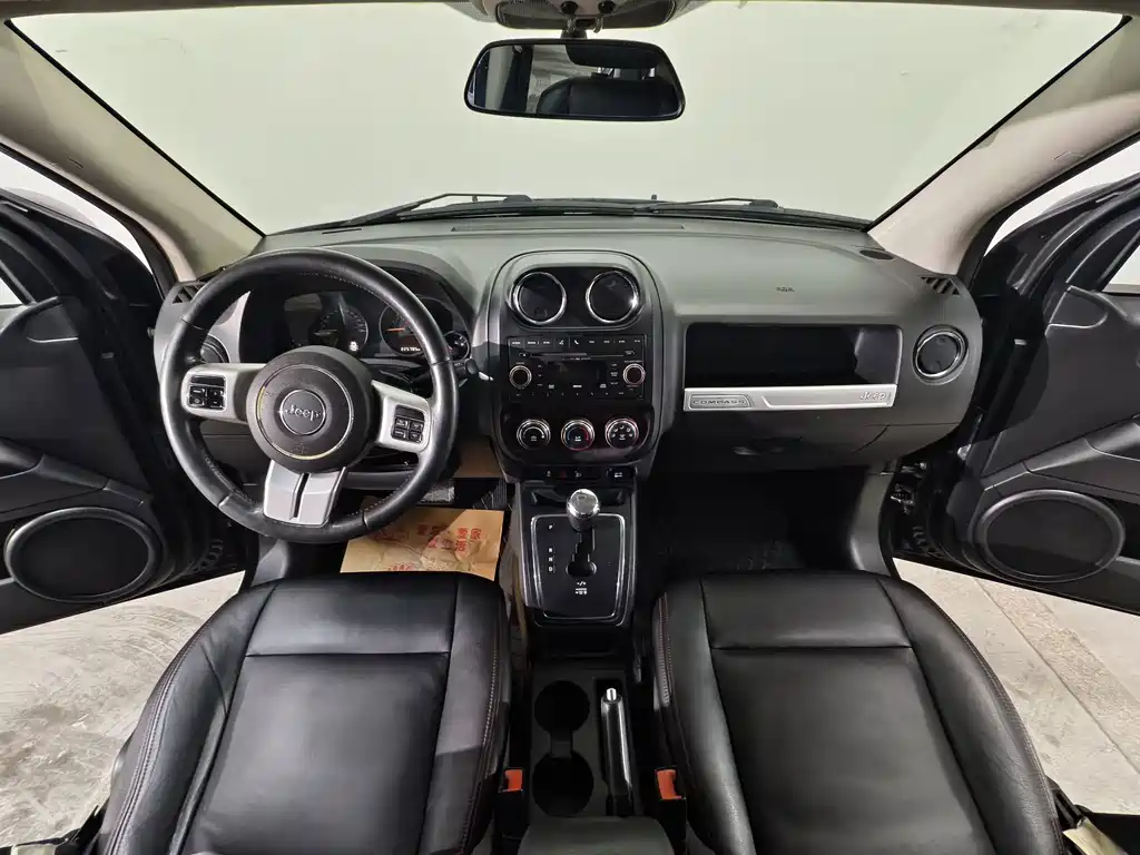 Jeep Compass (Import) — миниатюра 9