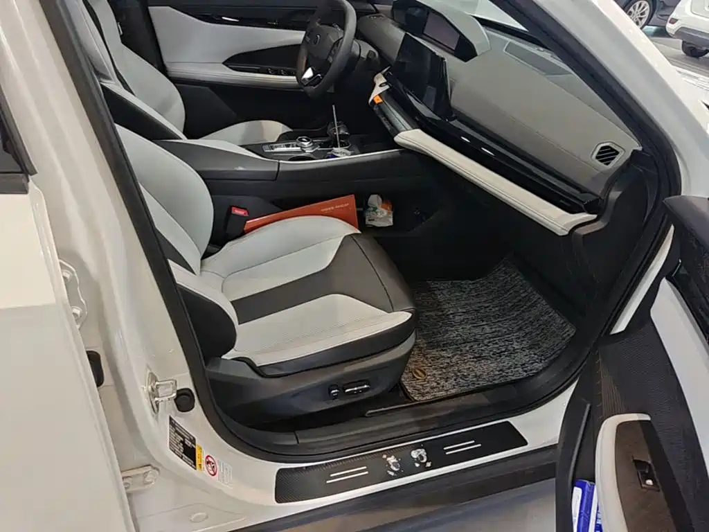 Changan UNI-V iDD — миниатюра 25