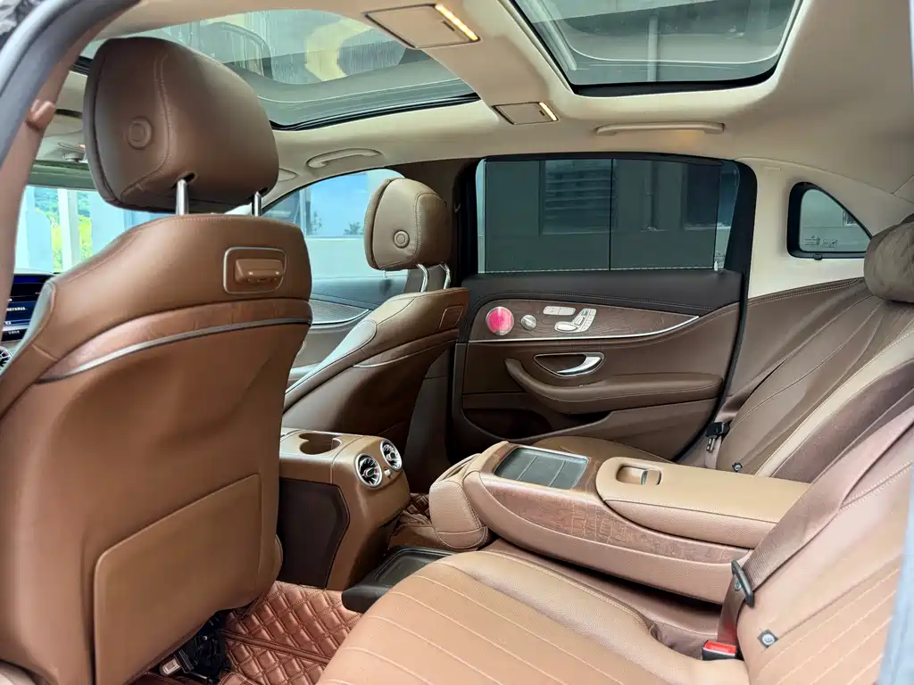 Mercedes-Benz E-Class — миниатюра 6