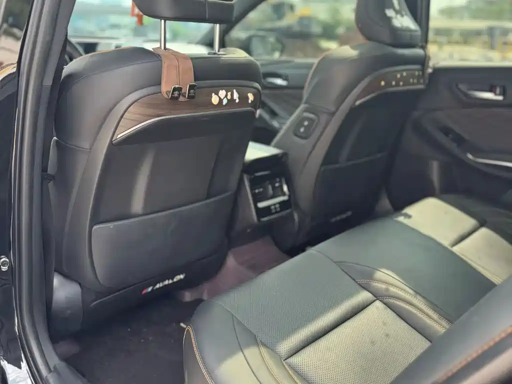 Toyota Avalon — миниатюра 8