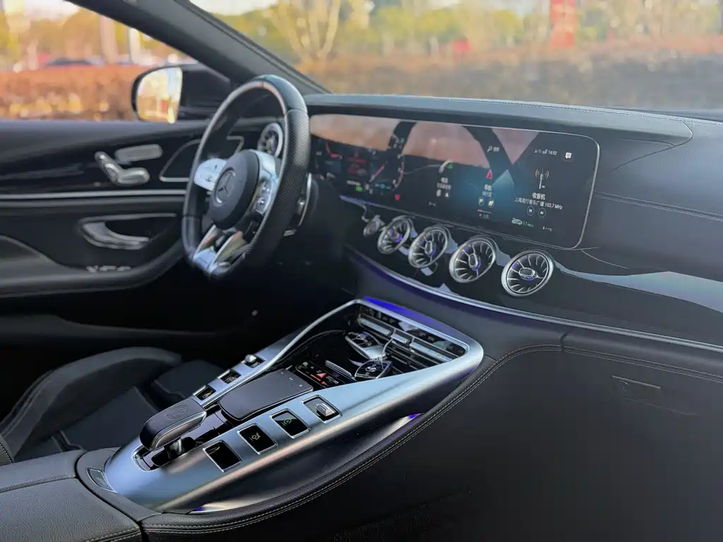 MERCEDES-BENZ AMG GT