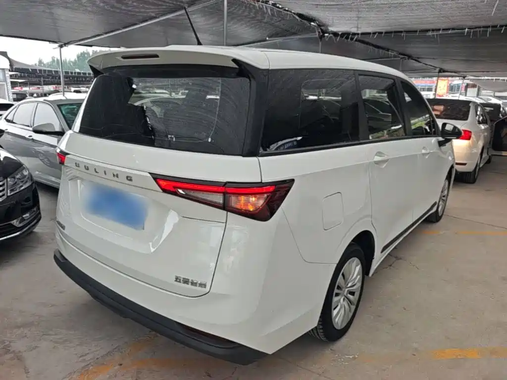 Wuling Jiachen — миниатюра 7