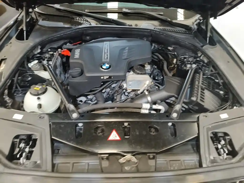 BMW 5 Series — миниатюра 20
