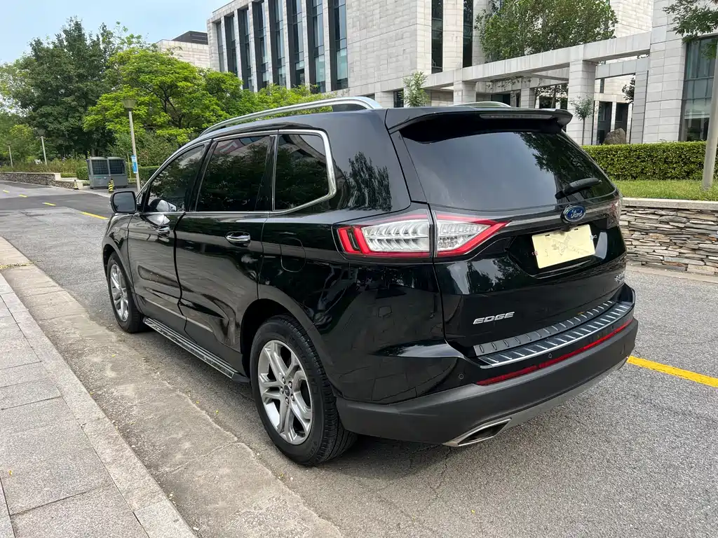 Ford Edge — миниатюра 7