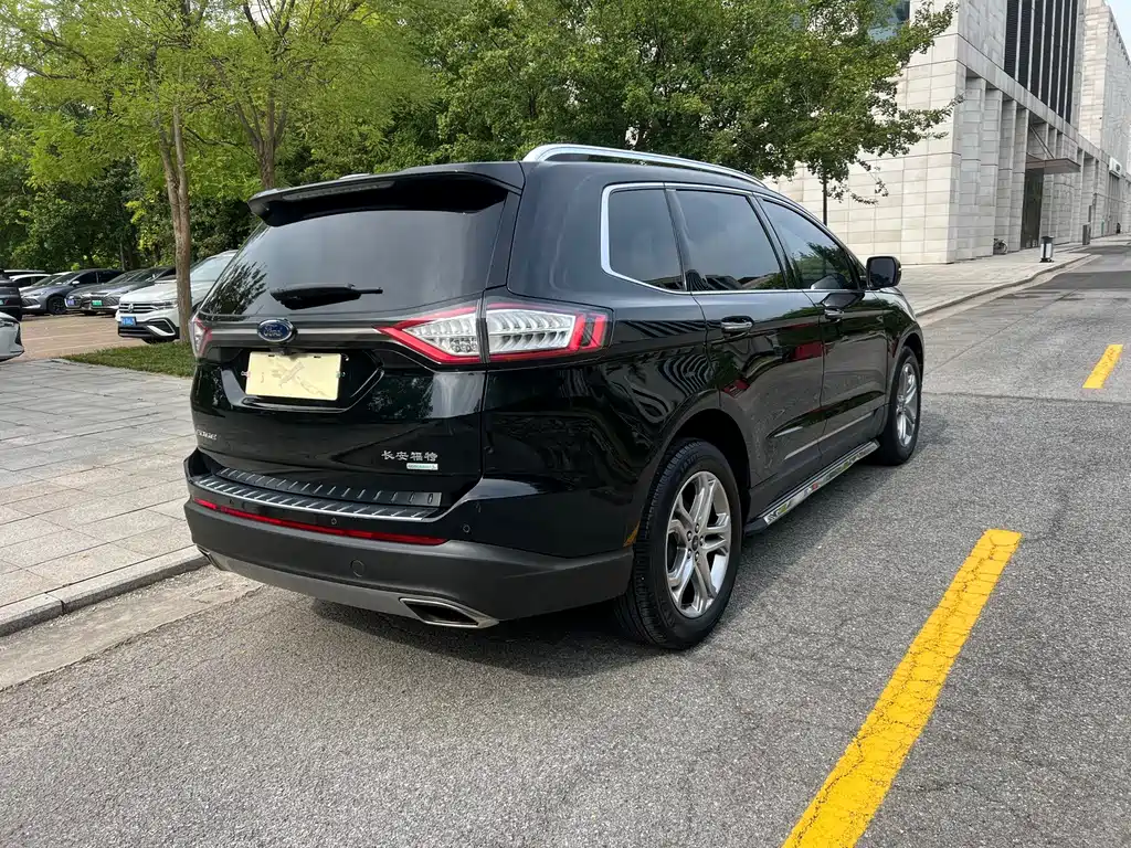 Ford Edge — миниатюра 5