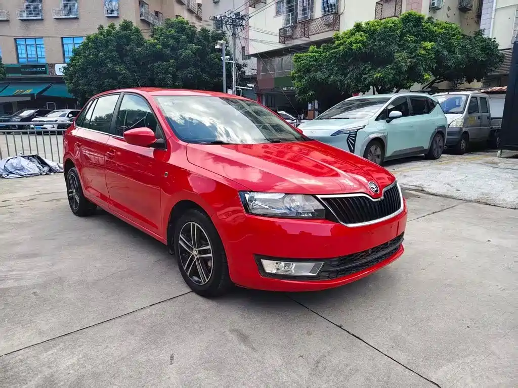 Skoda Rapid Spaceback — миниатюра 2