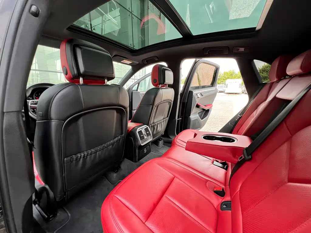 Porsche Macan — миниатюра 10