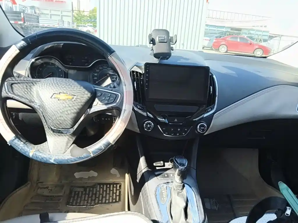 Chevrolet Cruze — миниатюра 14