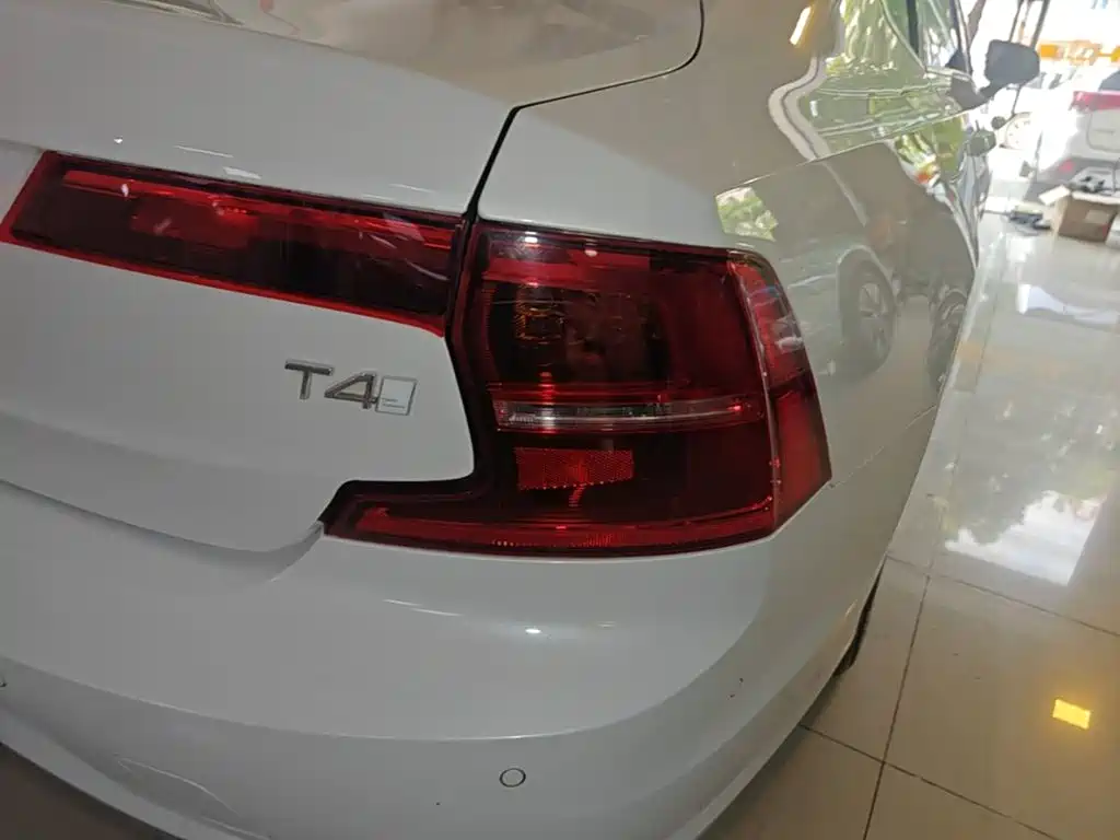 Volvo S90 — миниатюра 8