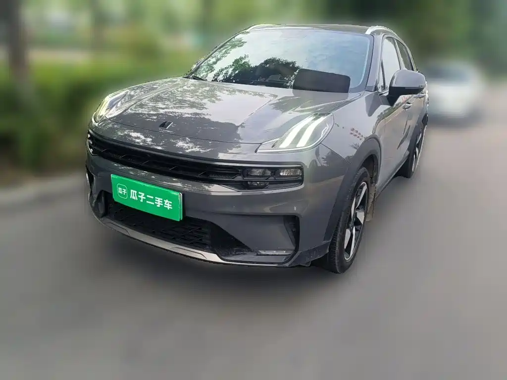 Lynk & Co 06 EM-P