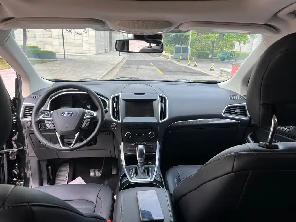 Ford Edge — миниатюра 10