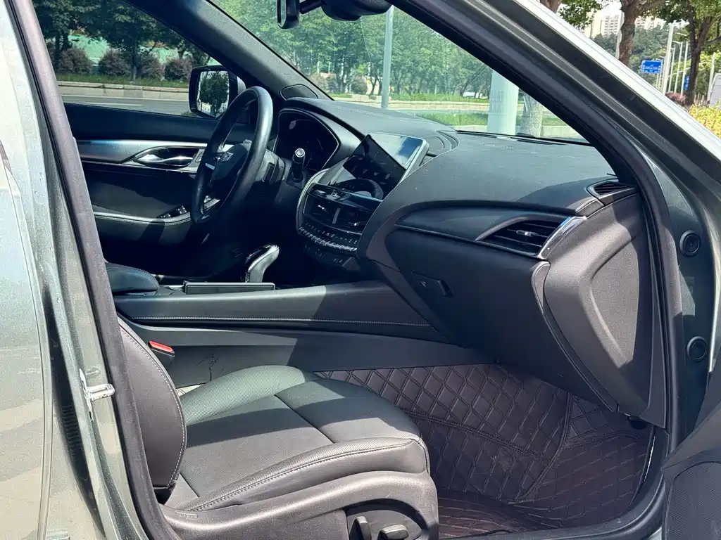 Cadillac CT5 — миниатюра 13