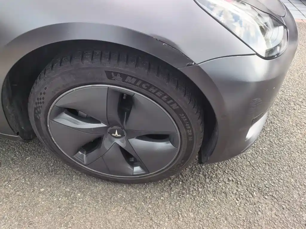 Tesla Model 3 — миниатюра 12