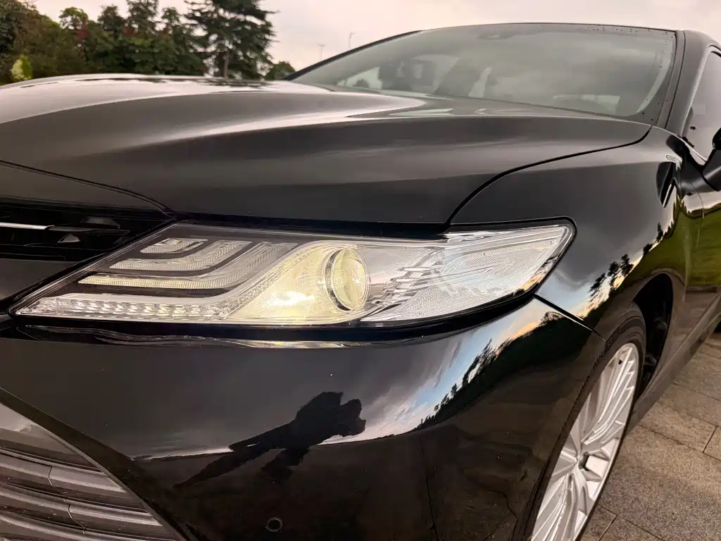 TOYOTA CAMRY