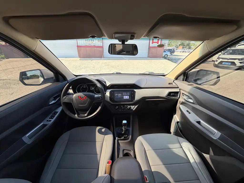 Wuling Hongguang — миниатюра 4